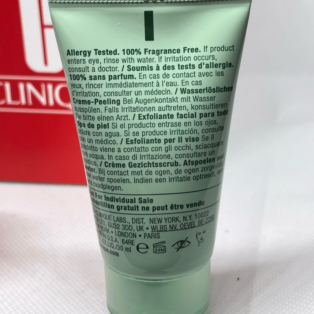 Clinique 4 piece set black mascara bare pop lipstick moisturizer & scrub cream - Picture 3 of 16